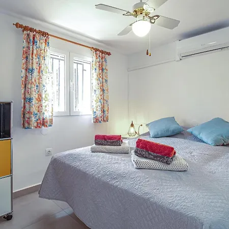 Cozy In With Wifi Holiday home